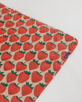 Puffy Picnic Blanket - Strawberry - Table Ready