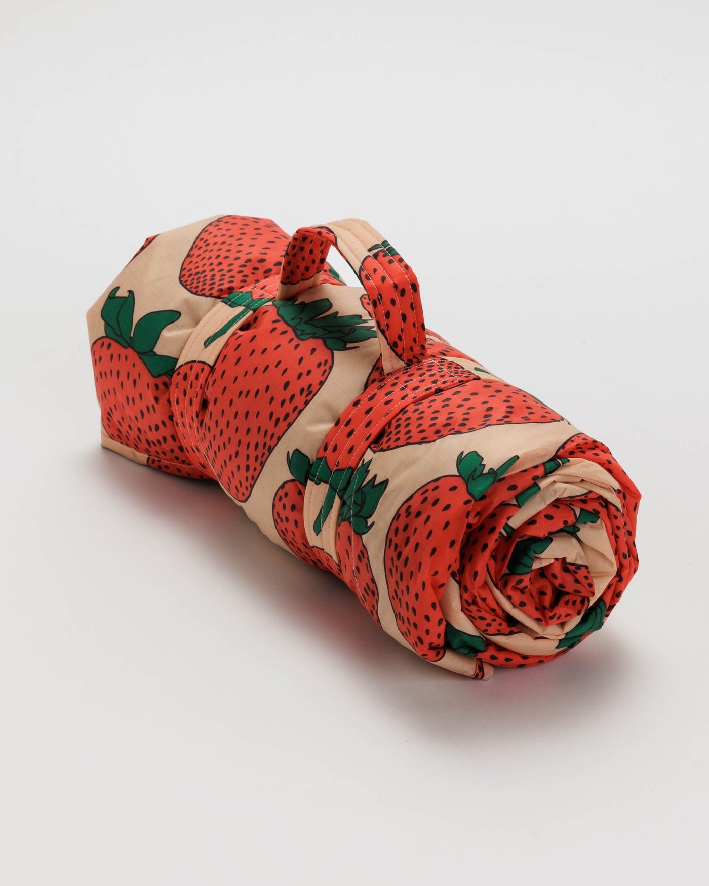 Puffy Picnic Blanket - Strawberry - Table Ready